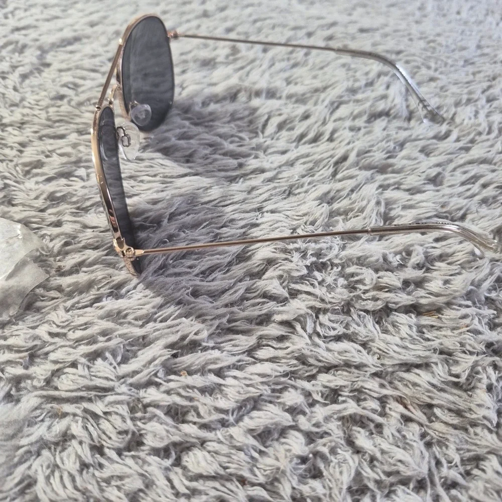 Steve Madden Aviator Sunglasses Gold Tone Metal Frame Dark Lens‎ Unisex Shades